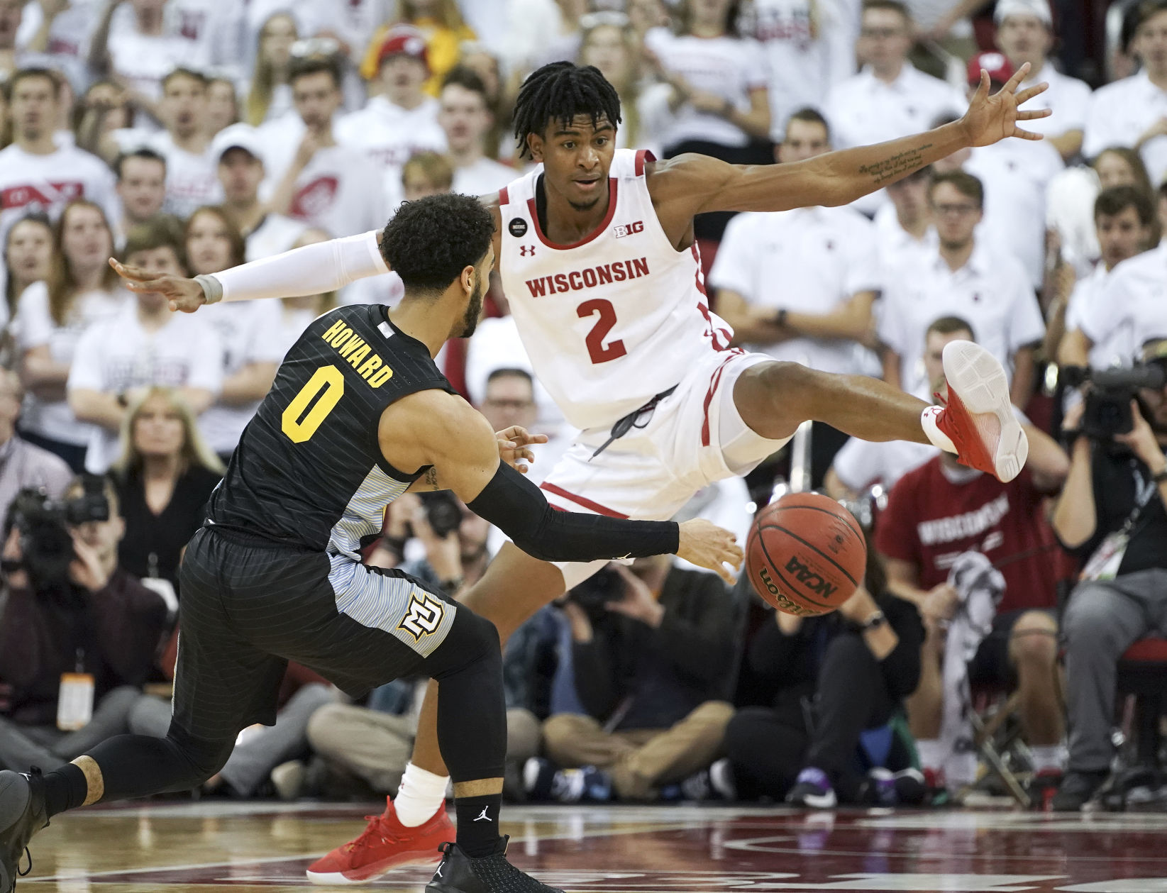 Badgers 77, Golden Eagles 61